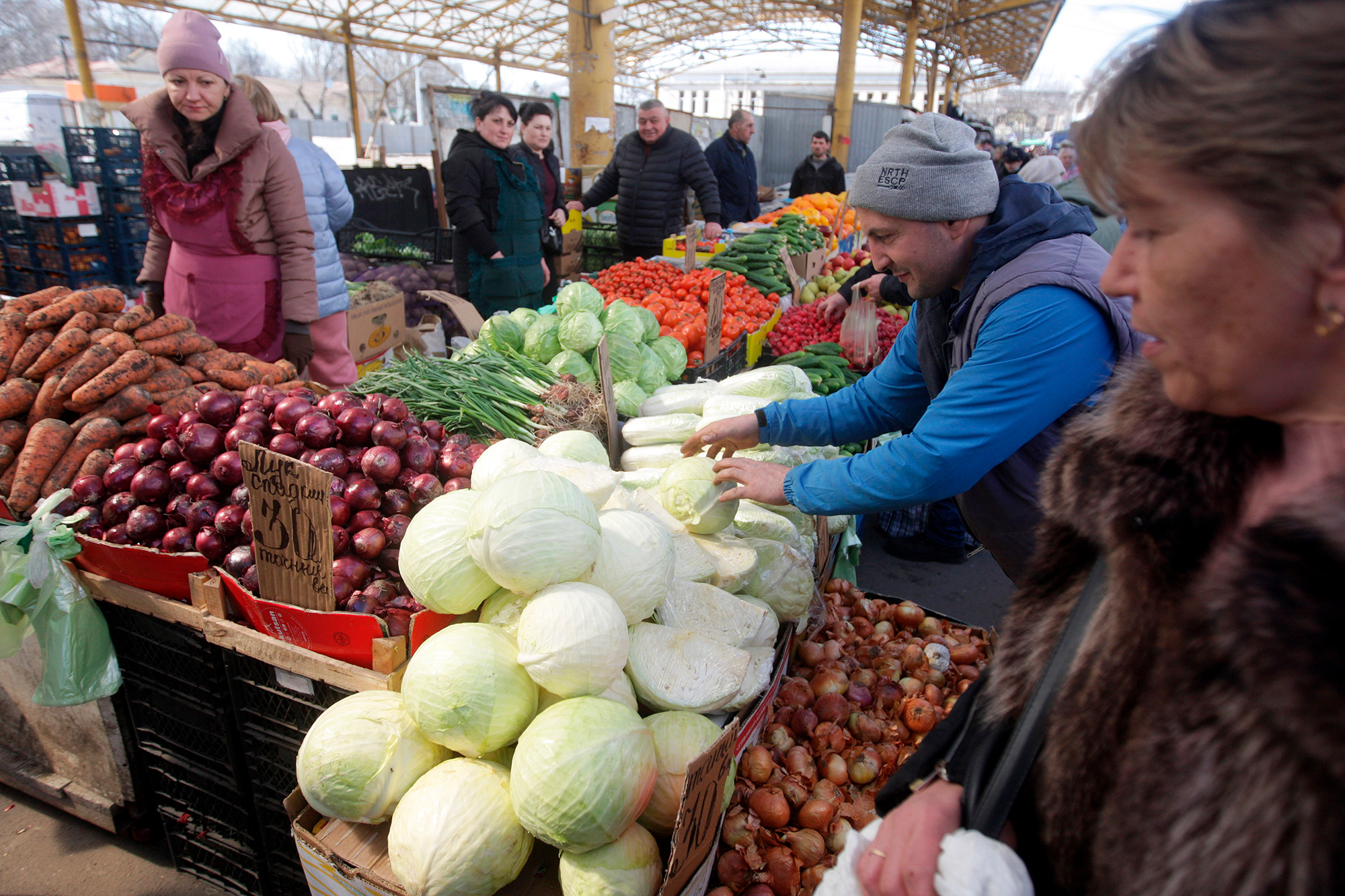 Ціни знову зростуть: які продукти подорожчають найближчим часом